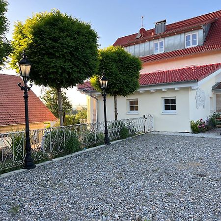 Cafe Canape, Wohlfuehlen Im Schoenen Hof Zwischen Ravensburg & Bodensee Exterior foto